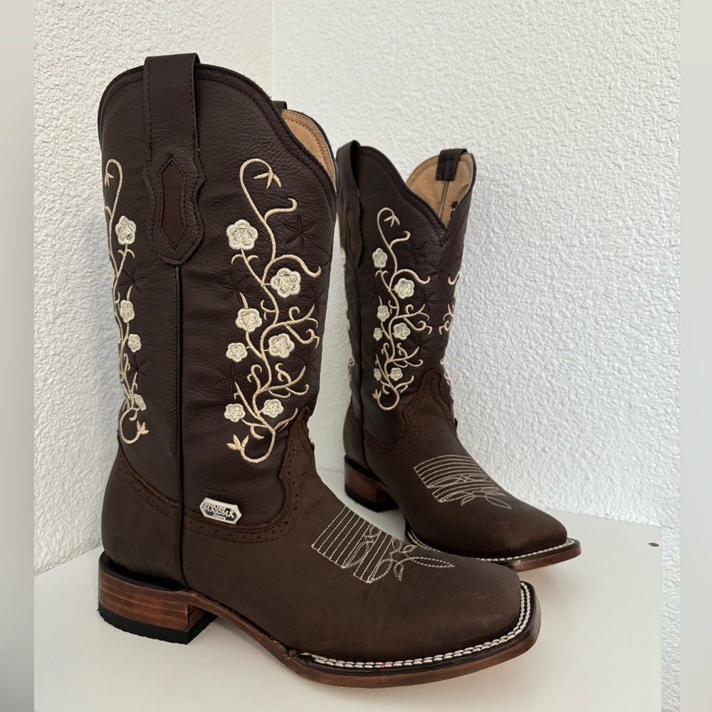 Western cow girl boots